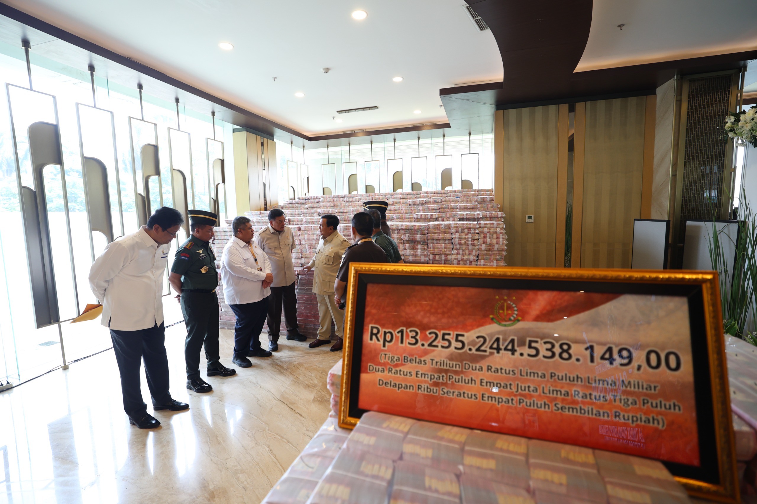 Prabowo Minta Jaksa dan Polisi Tak Kriminalisasi Orang Kecil: Penegak Hukum Harus Punya Hati