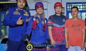 Ular Kobra Jawa Bersarang di Mesin Cuci, Tim Damkar Turun Tangan