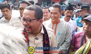 Dialog Penuh Tawa Bahagia: KSP M. Qodari Didampingi Sri Padmoko Bahas Pempek dan Baso Ikan dengan Nelayan Sukabumi