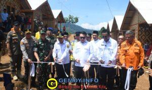 Resmikan Huntap Adaptif di Sukarame, Bupati Sukabumi Asep Japar Dampingi Penasihat Presiden