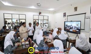 Prabowo Dorong Digitalisasi Pendidikan, Targetkan Penambahan Papan Interaktif di Setiap Kelas