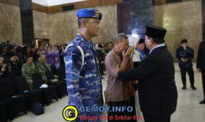 Pelukan Hangat Prabowo untuk Keluarga Prajurit Gugur di Lebanon