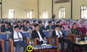 Wabup Andreas Wisuda Bukan Akhir, Tapi Awal Pengabdian