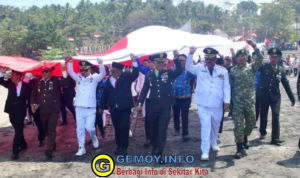 Bupati Sukabumi Asep Japar Pimpin Bentangan Merah Putih 300 Meter